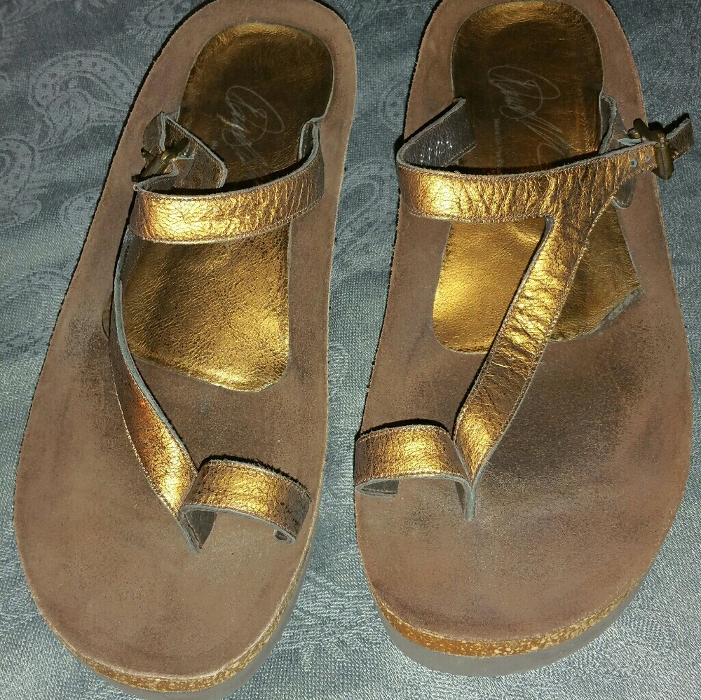 Donald J Pliner Sandals